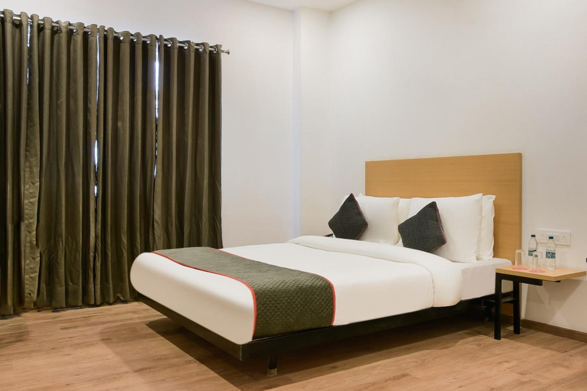 Отель Townhouse The Awadh Airport Near Chaudhary Charan Singh International Airport Bijnaur Экстерьер фото