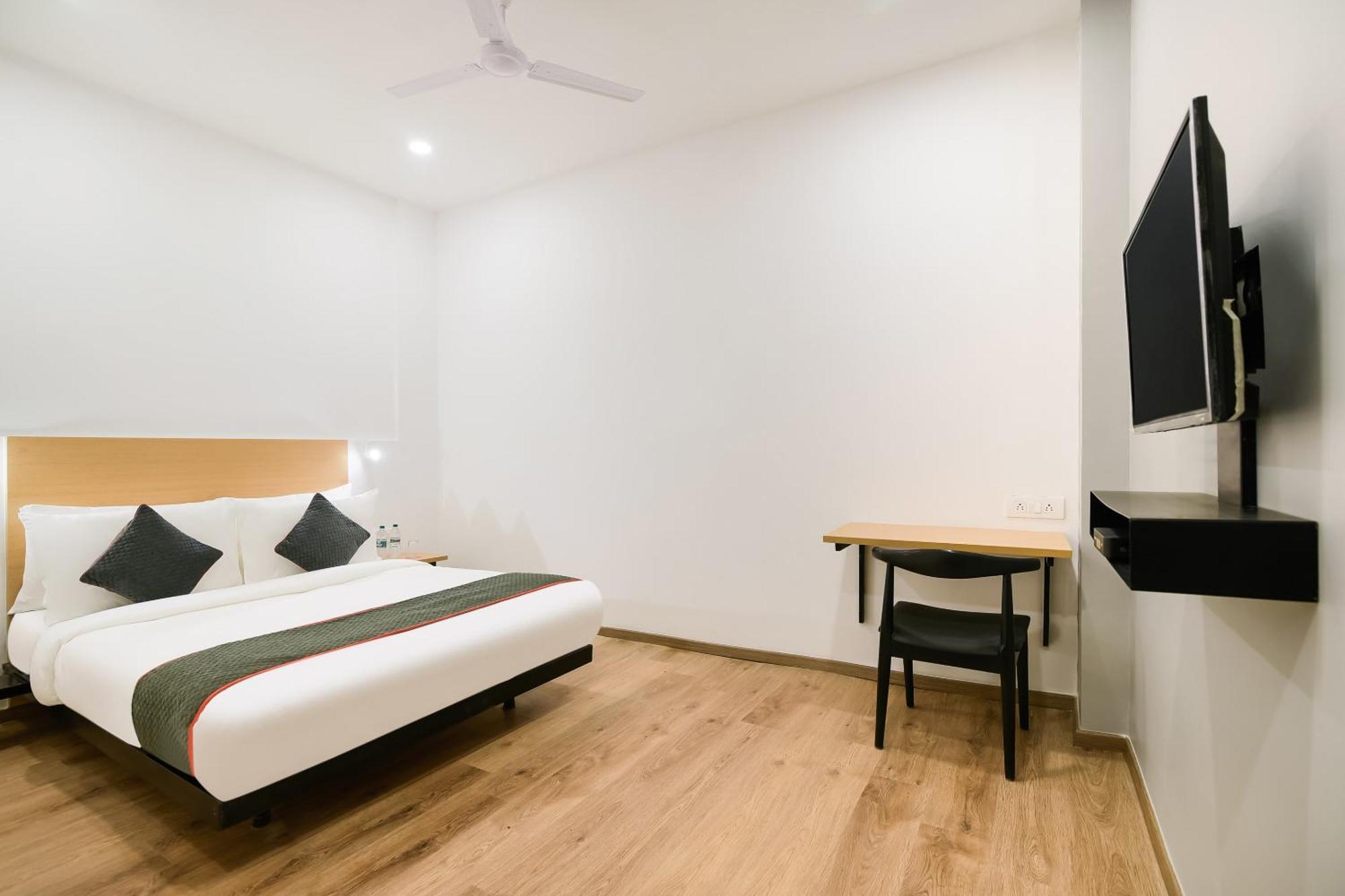 Отель Townhouse The Awadh Airport Near Chaudhary Charan Singh International Airport Bijnaur Экстерьер фото