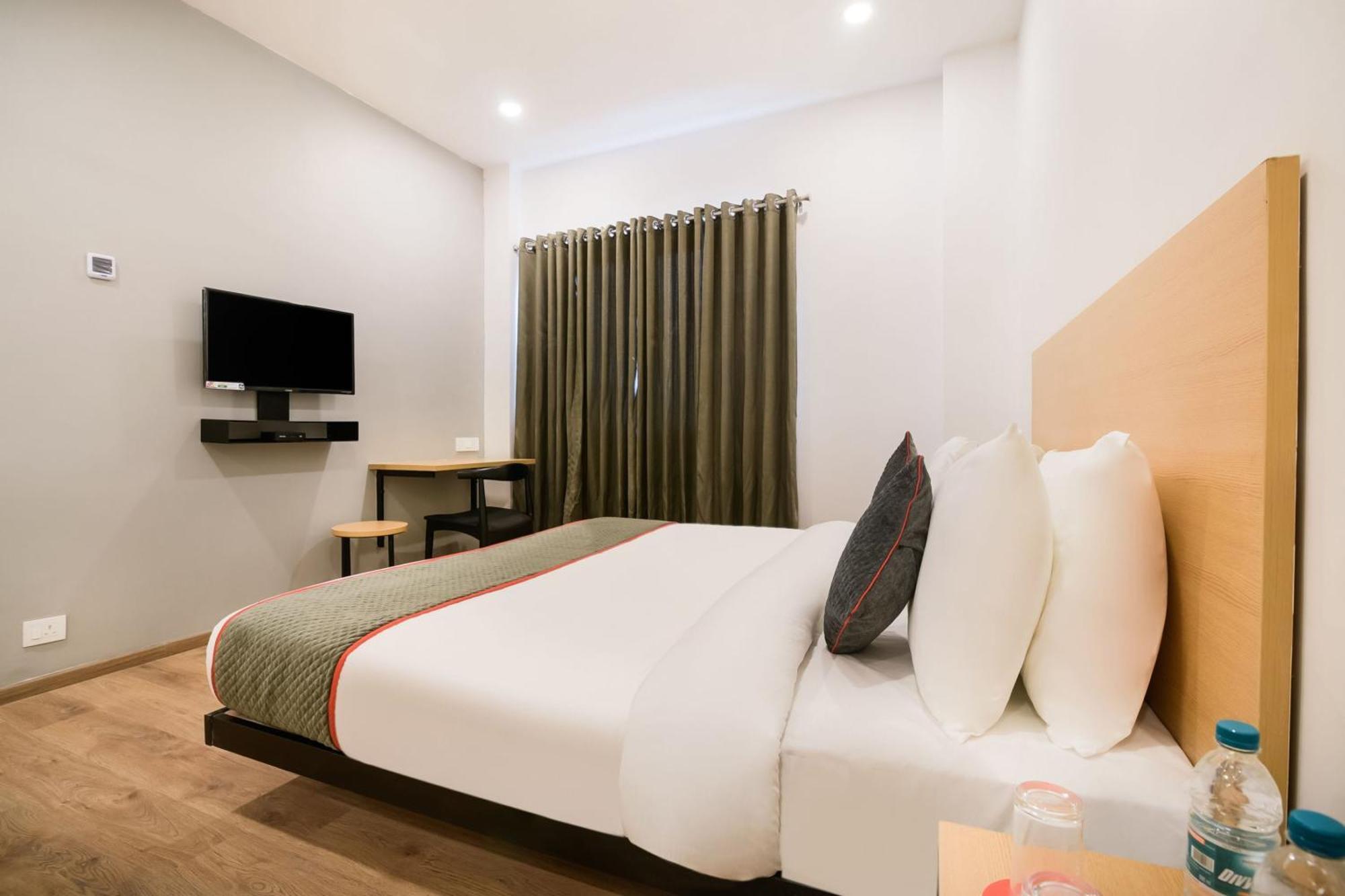 Отель Townhouse The Awadh Airport Near Chaudhary Charan Singh International Airport Bijnaur Экстерьер фото