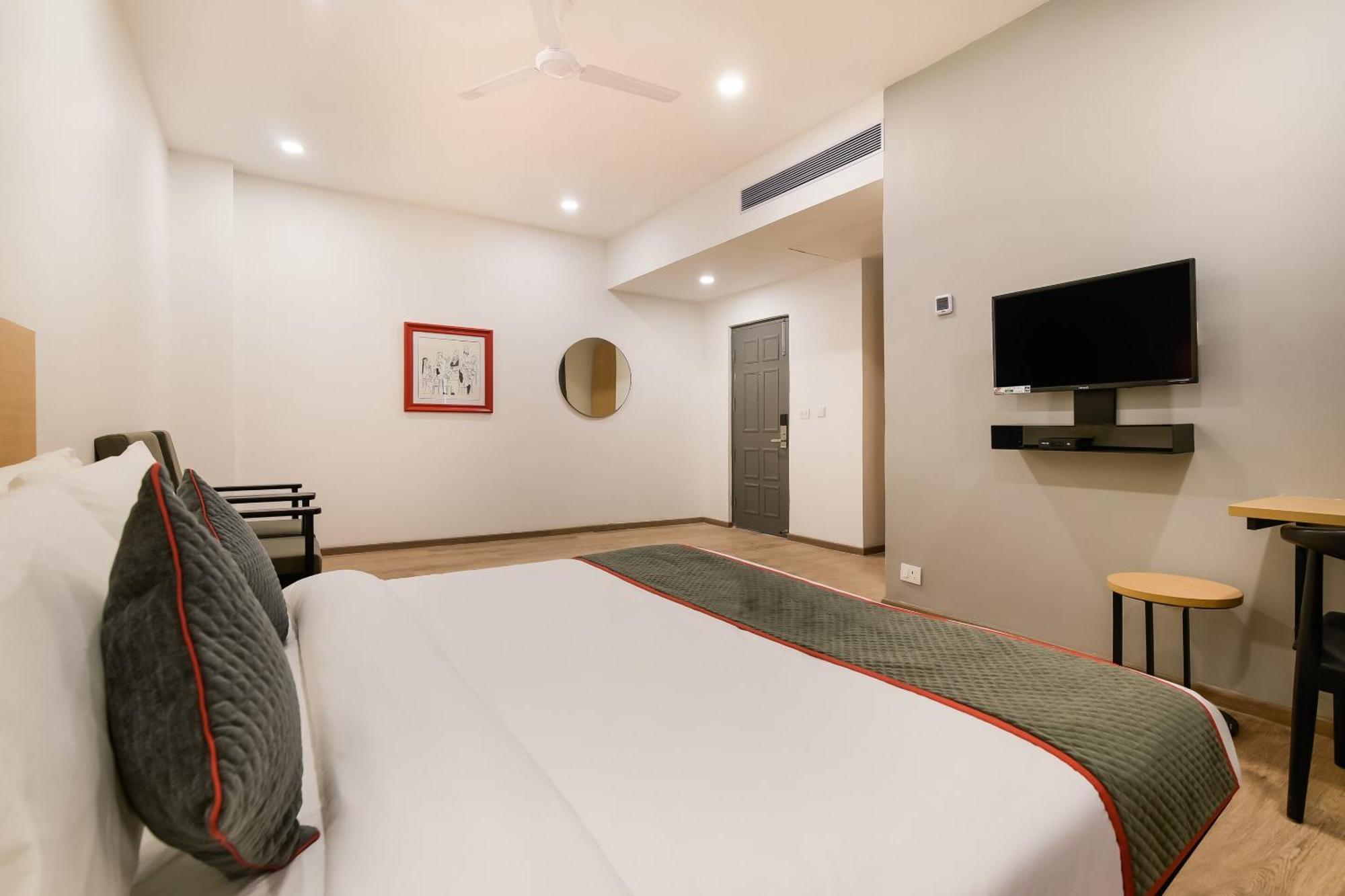 Отель Townhouse The Awadh Airport Near Chaudhary Charan Singh International Airport Bijnaur Экстерьер фото